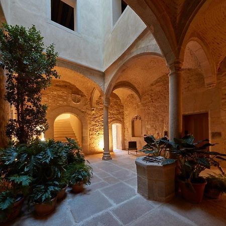 Casa Palacio Paredes Saavedra By Atrio Caces Exteriér fotografie